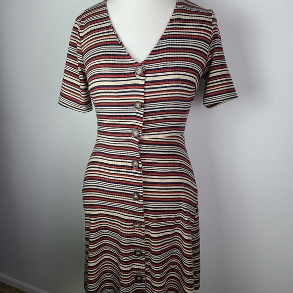 LUSH | BUTTON DOWN STRIPE DRESS - Picture 3 of 8